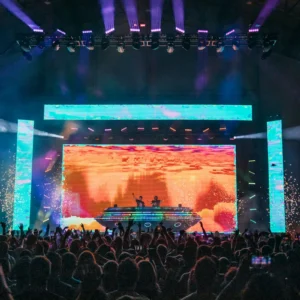 two friends BBL stage lights and crowd | photo credit: brandy leigh