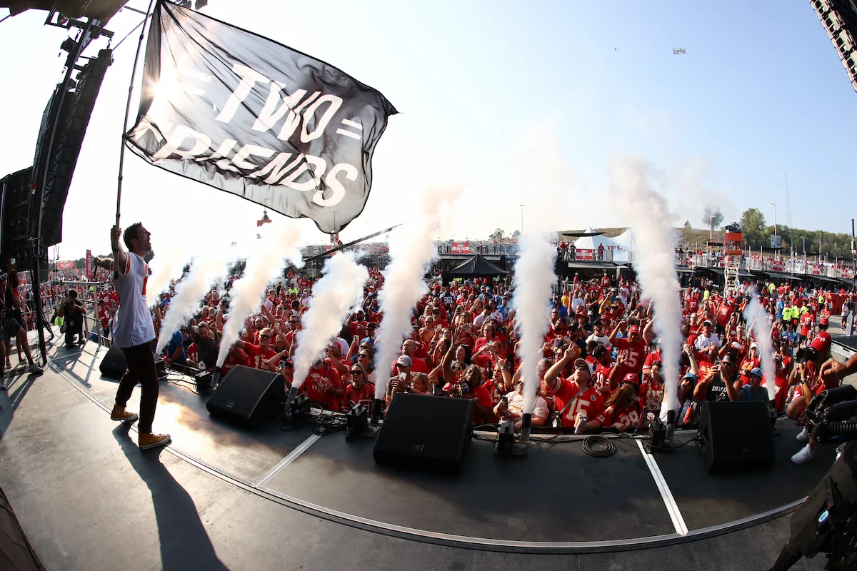 KC tailgate Two Friends smoke cannons