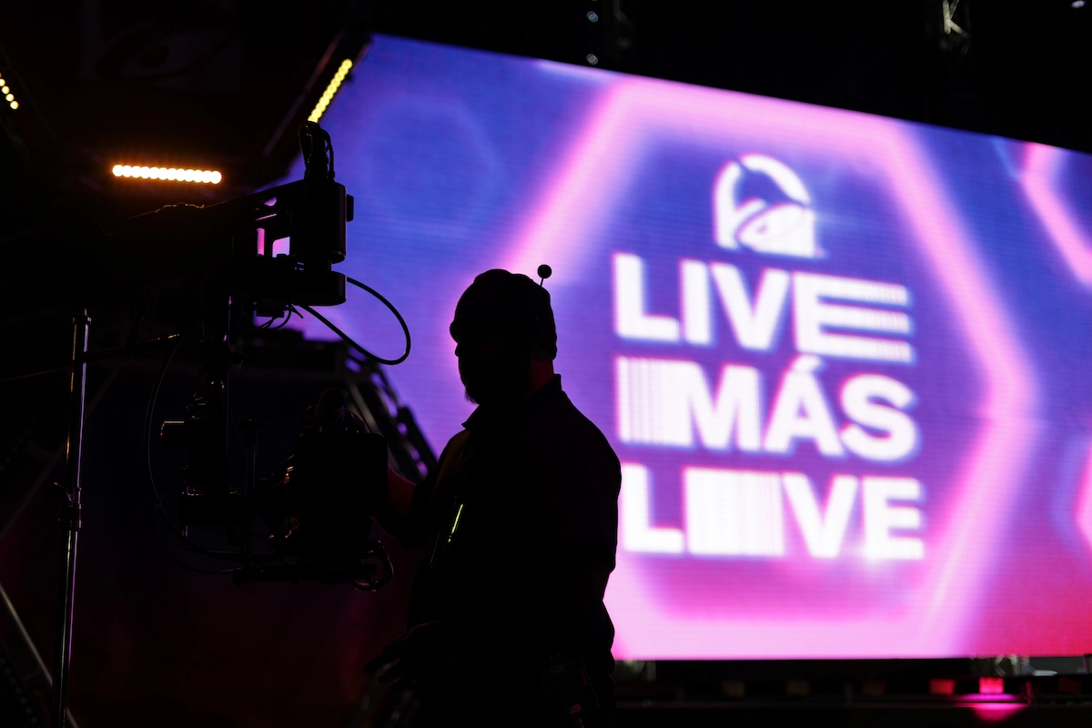 taco bell live camera operator