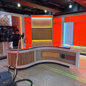 ubs studio desk