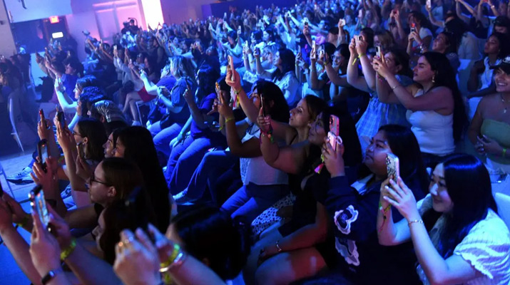 Amazon Obsessed Fest Crowd